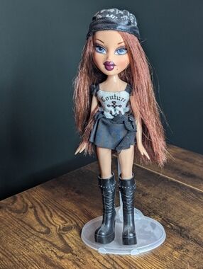  Bratz Treasures - Roxxi